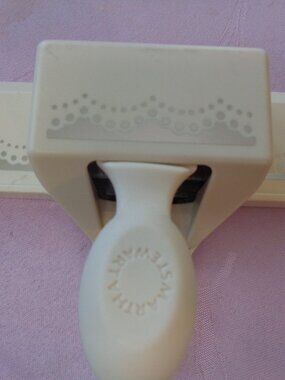 Martha Stewart Scallop Eyelet Holes Border Paper Punch Scrapbooking Cards